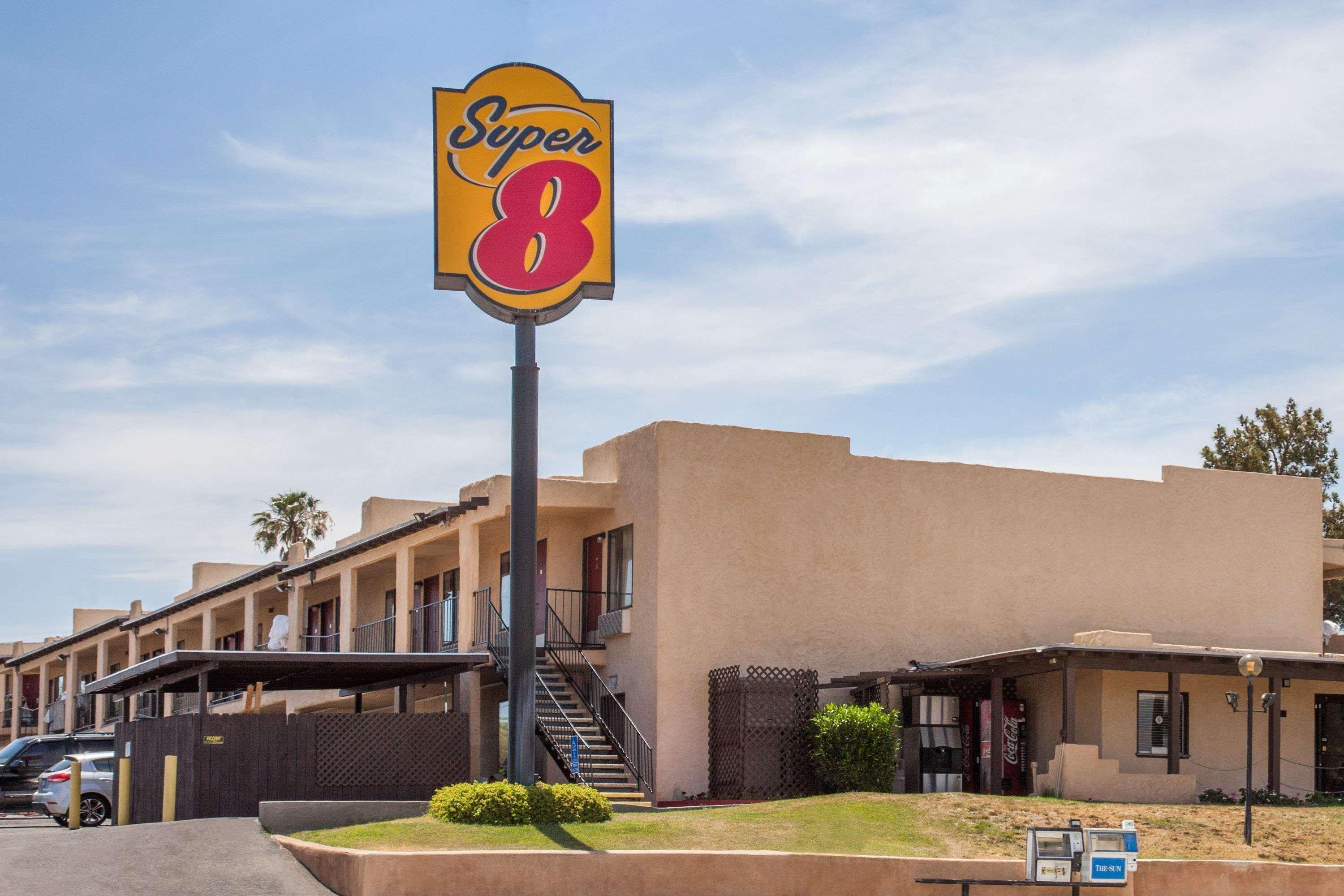 Super 8 By Wyndham Barstow Hotel Buitenkant foto